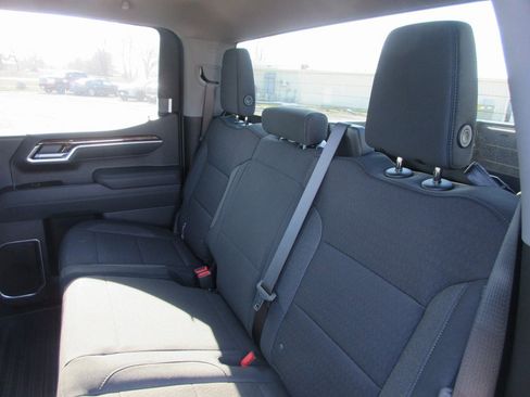 New 2026 GMC Sierra 1500 SLE image 14