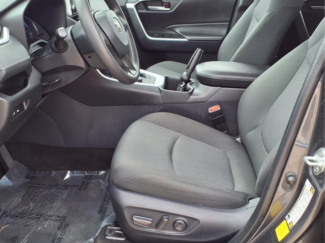 Used 2025 Toyota RAV4 XLE AWD/4WD image 13