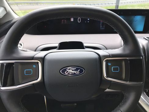 New 2026 Ford Expedition Max Platinum w/ Platinum Ultimate Package AWD/4WD image 14