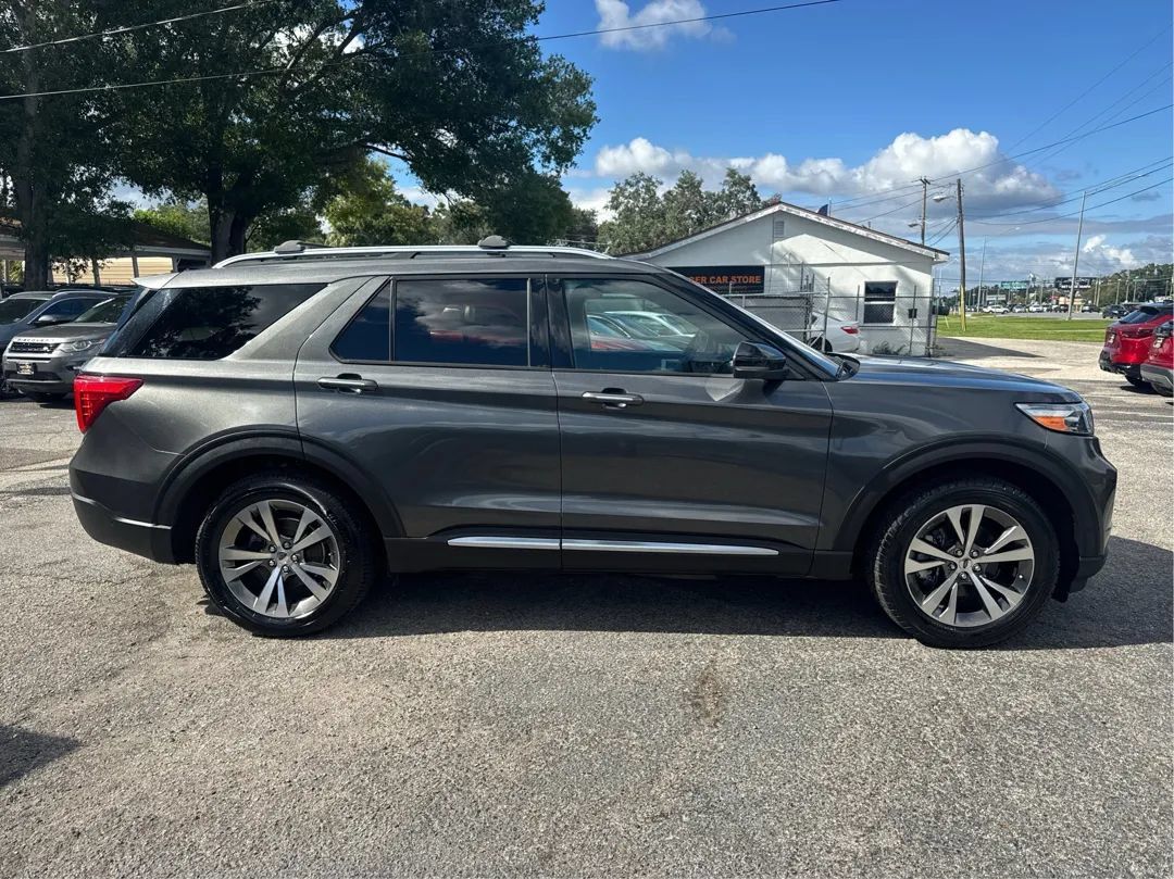 Used 2020 Ford Explorer Platinum w/ Premium Technology Package AWD/4WD image 4