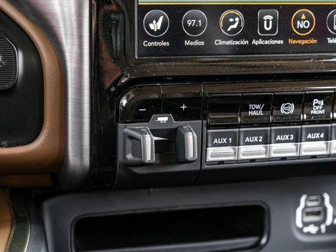 Used 2021 RAM 2500 Limited AWD/4WD image 32