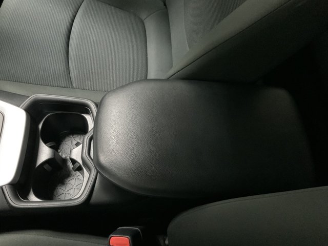 Used 2021 Toyota RAV4 LE AWD/4WD image 31