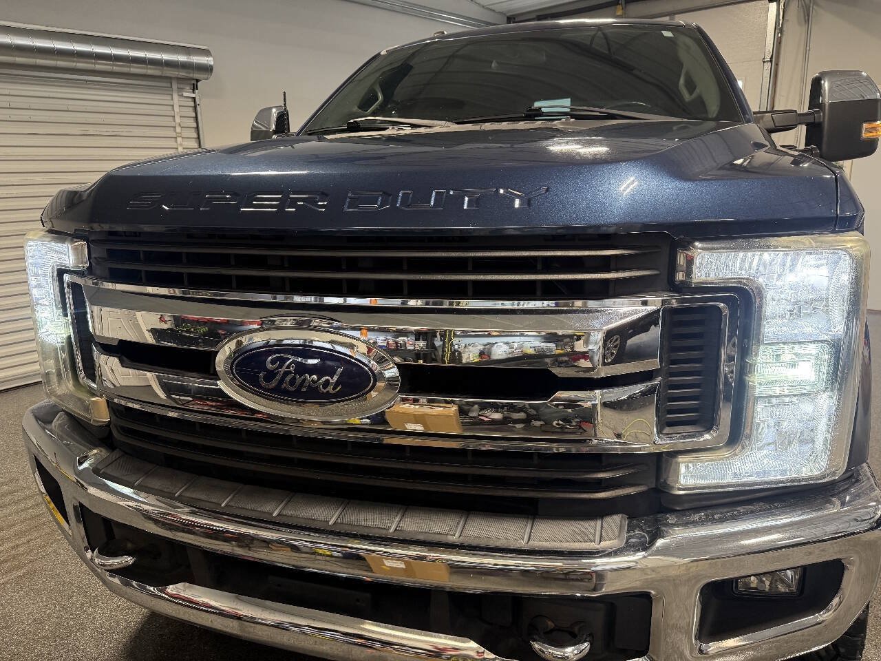 Used 2017 Ford F250 XLT w/ XLT Premium Package AWD/4WD image 2