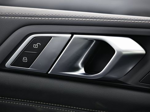 New 2026 BMW X5 xDrive40i w/ M Sport Package image 15