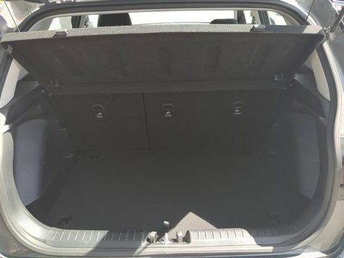 Used 2025 Hyundai Venue SEL FWD image 11