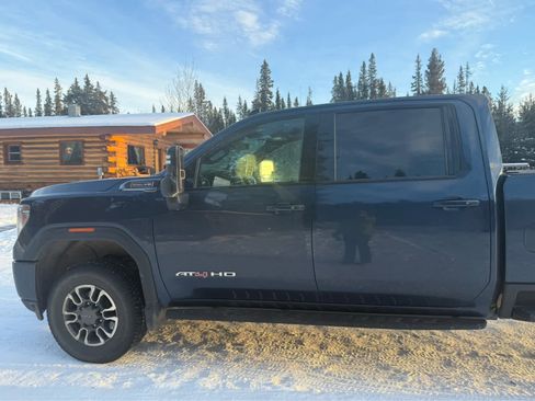 Used 2023 GMC Sierra 2500 AT4 w/ AT4 Preferred Package image 4