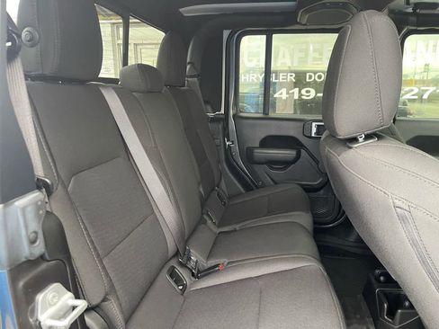 Used 2022 Jeep Gladiator Willys image 14
