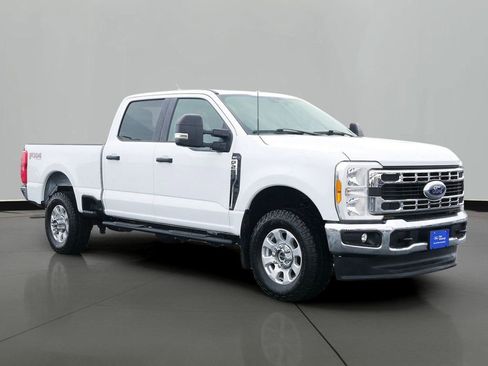Certified 2023 Ford F250 XLT w/ FX4 Off-Road Package image 4
