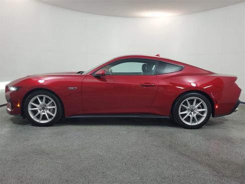 Used 2024 Ford Mustang GT Premium image 4