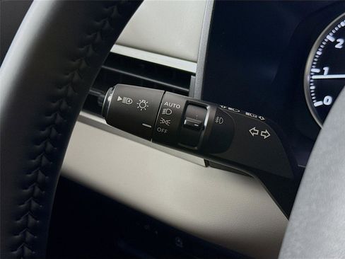 New 2026 Mitsubishi Outlander SE image 3