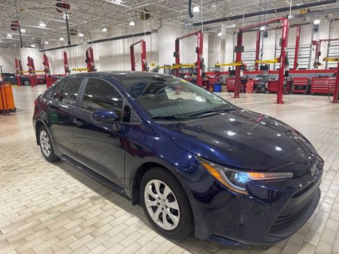 Used 2025 Toyota Corolla LE FWD image 13