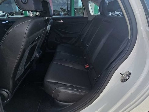 Used 2019 Volkswagen Jetta SEL w/ Cold Weather Package FWD image 22