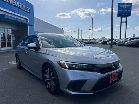 Used 2023 Honda Civic EX image 3