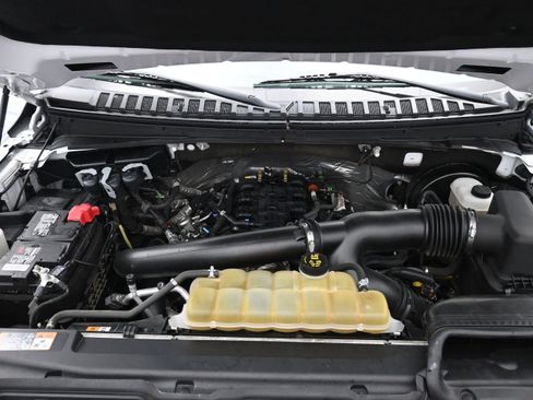 Used 2021 Ford Expedition XLT RWD image 24