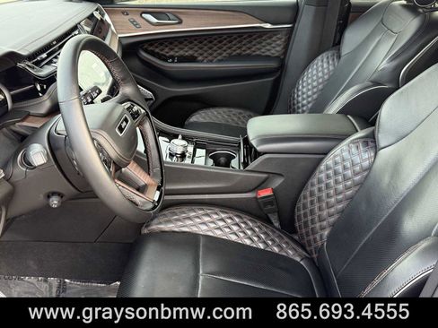 Used 2022 Jeep Grand Cherokee Summit w/ Luxury Tech Group V image 10