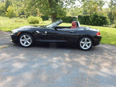 Used 2013 BMW Z4 sDrive28i RWD image 2