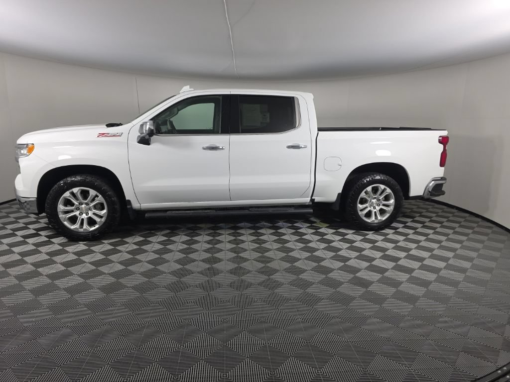 Used 2023 Chevrolet Silverado 1500 LTZ w/ LTZ Convenience Package II AWD/4WD image 2