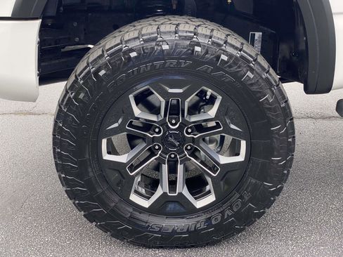 Used 2023 Nissan Titan PRO-4X w/ Off Road Protection Package image 10