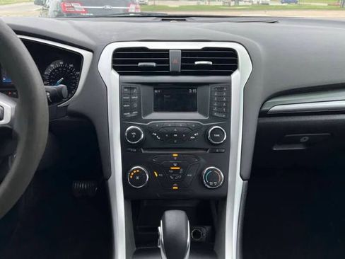 Used 2014 Ford Fusion SE image 19