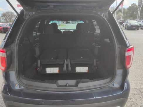 Used 2016 Ford Explorer XLT image 6