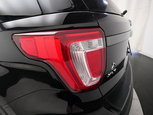 Used 2018 Ford Explorer XLT w/ Equipment Group 202A image 35