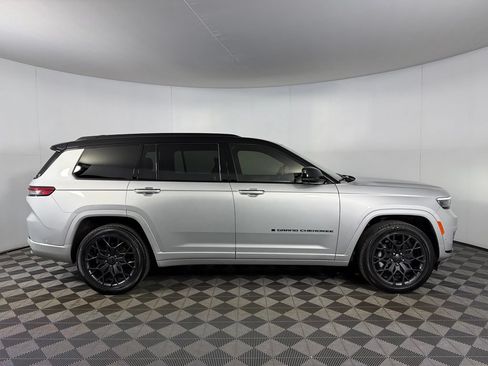Used 2025 Jeep Grand Cherokee L Summit AWD/4WD image 7