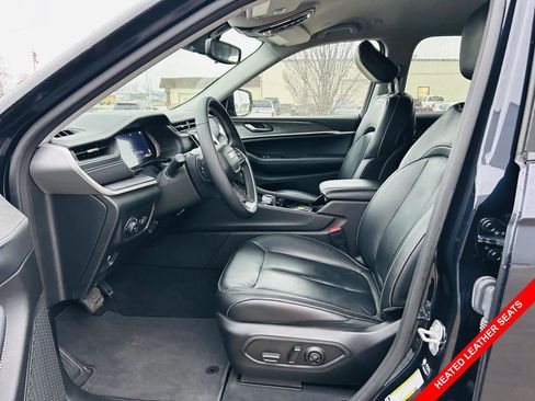 Used 2023 Jeep Grand Cherokee L Limited w/ Black Appearance Package image 3