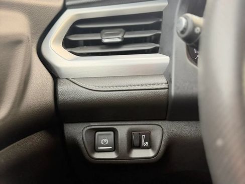 Used 2023 GMC Acadia SLE w/ Driver Convenience Package AWD/4WD image 26
