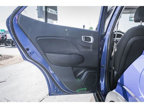 Used 2024 Hyundai Venue SE image 22