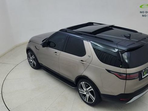 Used 2024 Land Rover Discovery Metropolitan Edition AWD/4WD image 88