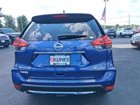 Used 2019 Nissan Rogue SV w/ Premium Package AWD/4WD image 8