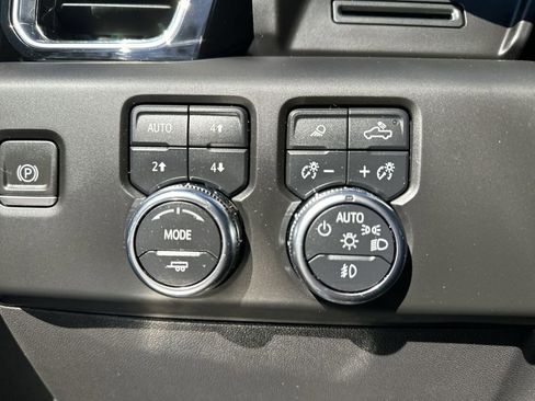 Used 2024 GMC Sierra 1500 Denali AWD/4WD image 31