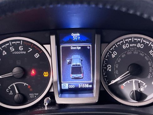 Used 2022 Toyota Tacoma SR5 w/ Technology Package image 23