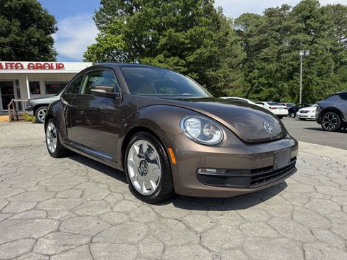 Used 2015 Volkswagen Beetle 1.8T FWD image 1