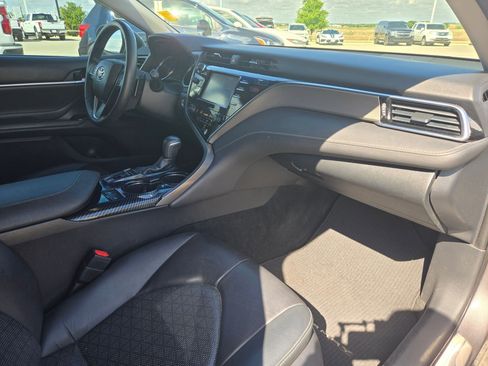 Used 2018 Toyota Camry XSE image 26