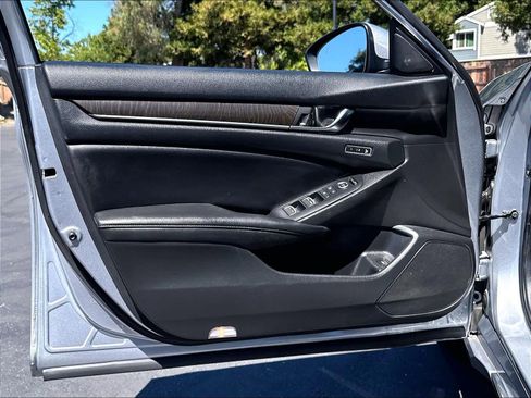 Used 2019 Honda Accord Touring image 23