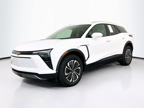 Used 2024 Chevrolet Blazer EV LT image 3