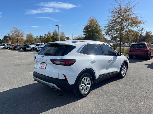 Used 2023 Ford Escape Active image 18