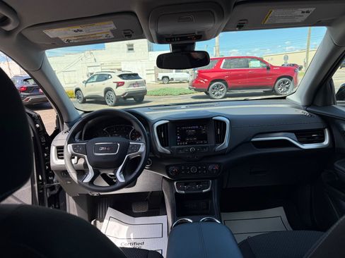 Used 2024 GMC Terrain SLE w/ Driver Convenience Package FWD image 13