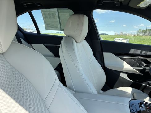Certified 2026 BMW 530i RWD image 34