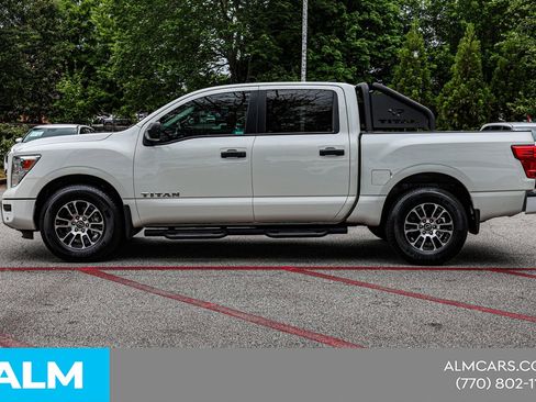 Used 2024 Nissan Titan SV w/ SV Convenience Package RWD image 10