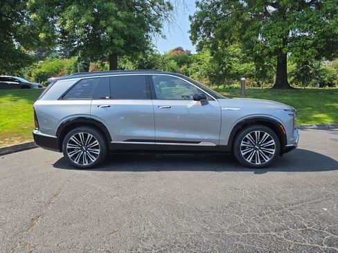 New 2026 Cadillac Vistiq Premium Luxury image 6