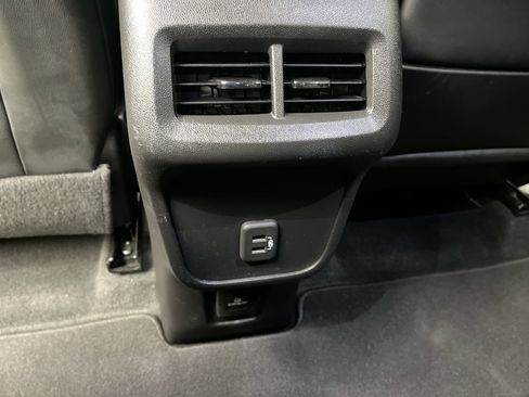 Used 2023 GMC Terrain SLT image 11