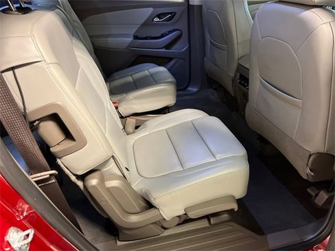 Used 2020 Chevrolet Traverse LT image 13
