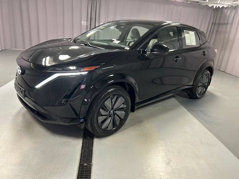 Used 2024 Nissan Ariya AWD image 3