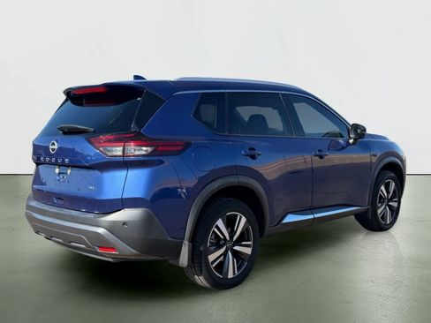 Used 2023 Nissan Rogue SL w/ SL Premium Package FWD image 4
