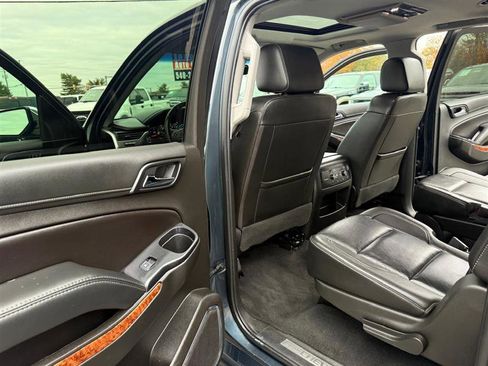 Used 2019 Chevrolet Suburban Premier image 27
