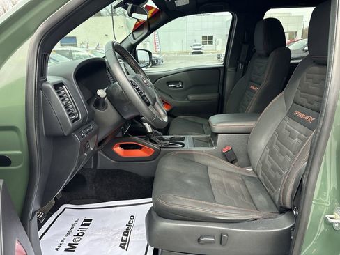 Used 2022 Nissan Frontier PRO-4X image 22