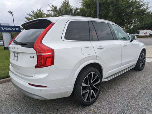 Certified 2022 Volvo XC90 T6 Momentum w/ Advanced Package image 4