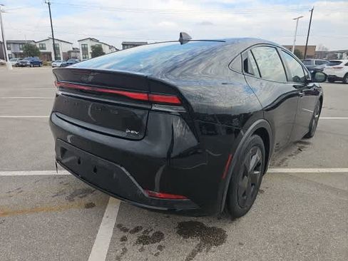 Used 2024 Toyota Prius LE image 5